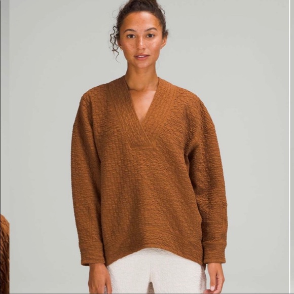 lululemon athletica Sweaters - Lululemon Rippled V-Neck Pullover